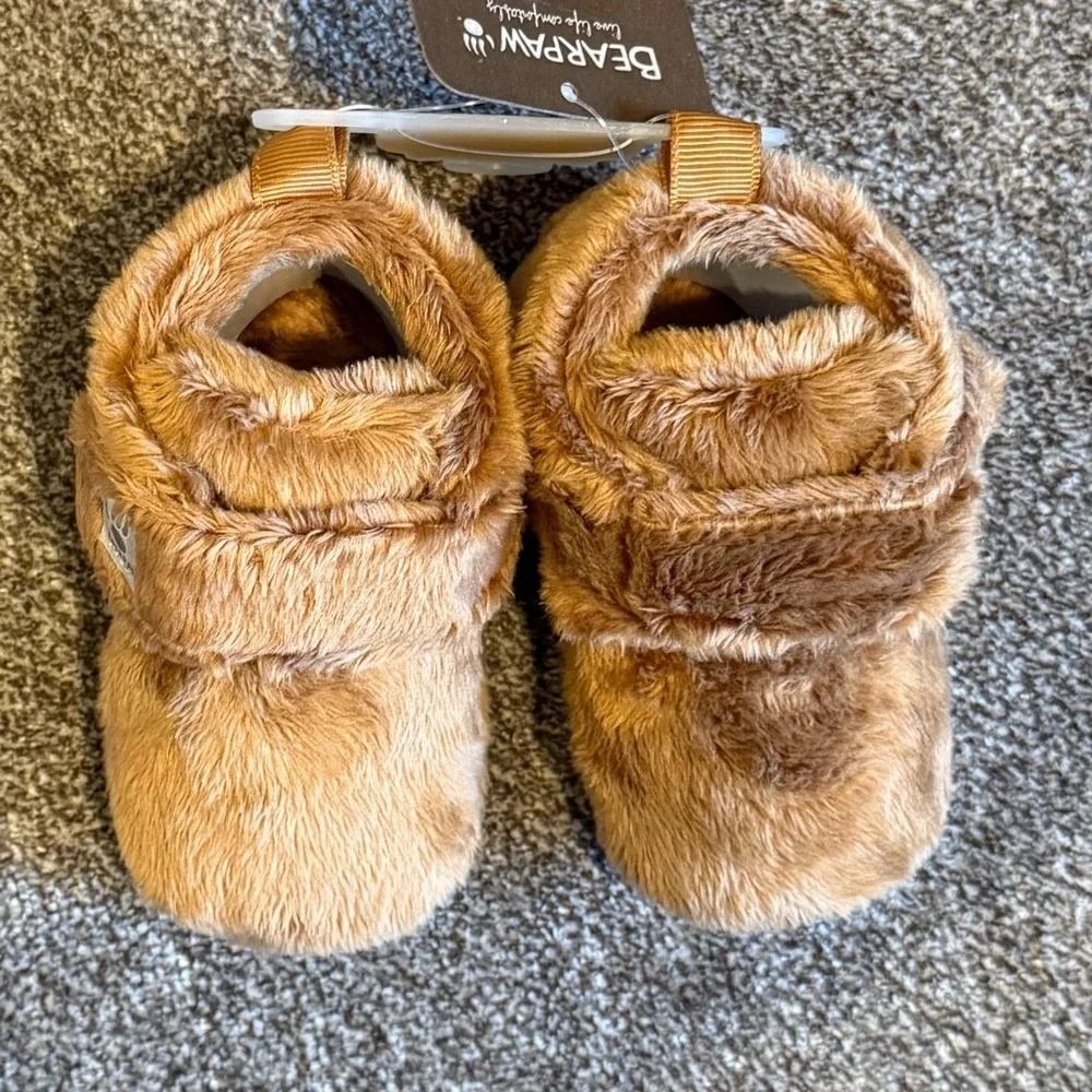 NWT Bearpaw infant size 3 brown faux fur booties